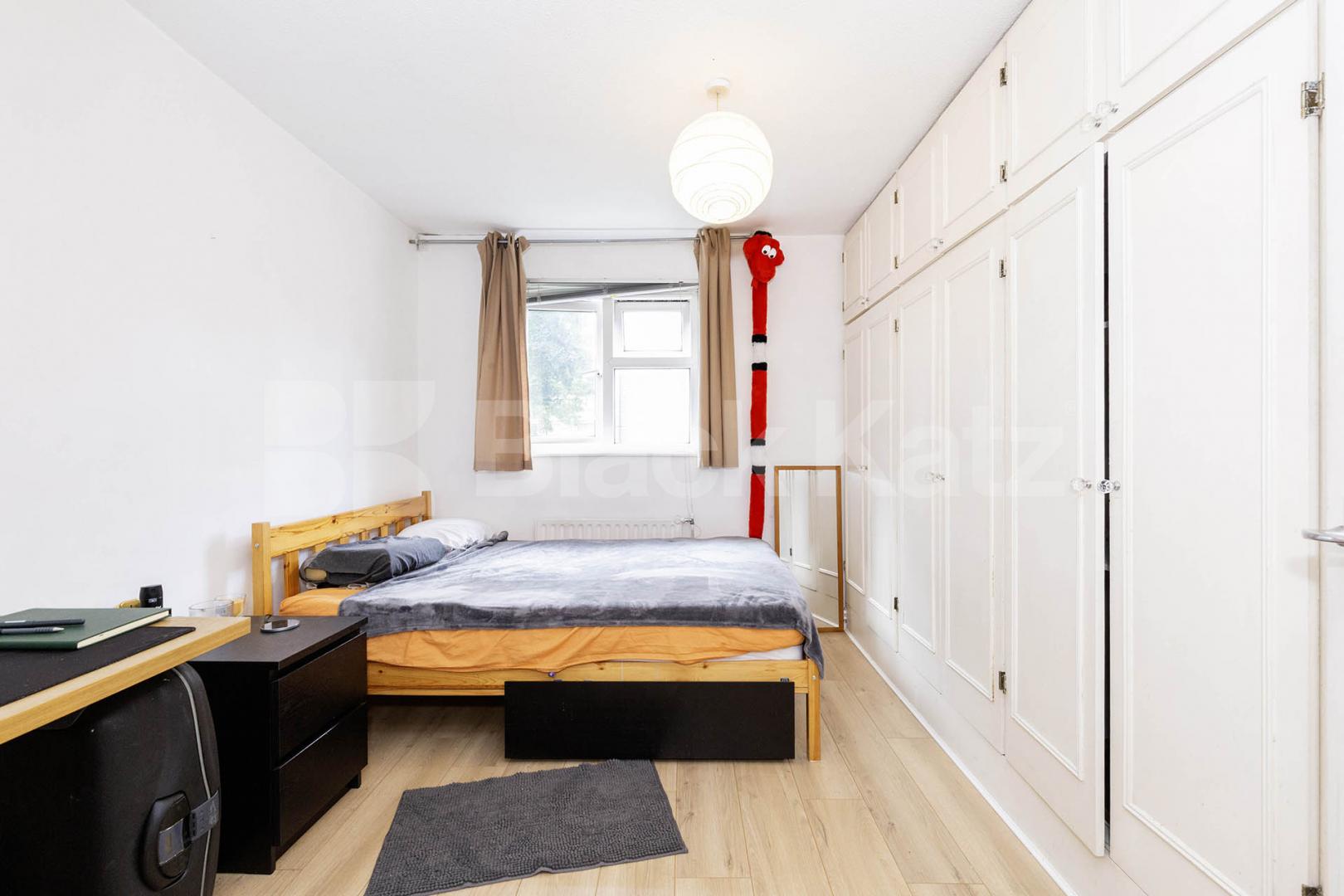 Two double bedrooms, huge lounge, ample storage space and mins to tube & shops  Hartham Road , Caledonian Road