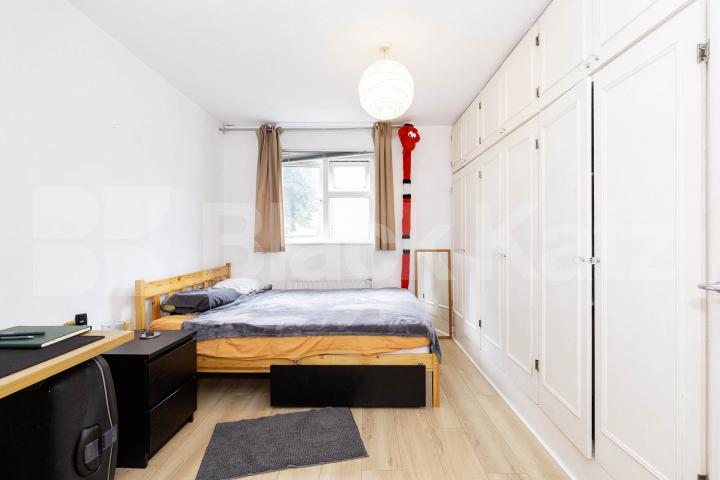 Two double bedrooms, huge lounge, ample storage space and mins to tube & shops  Hartham Road , Caledonian Road