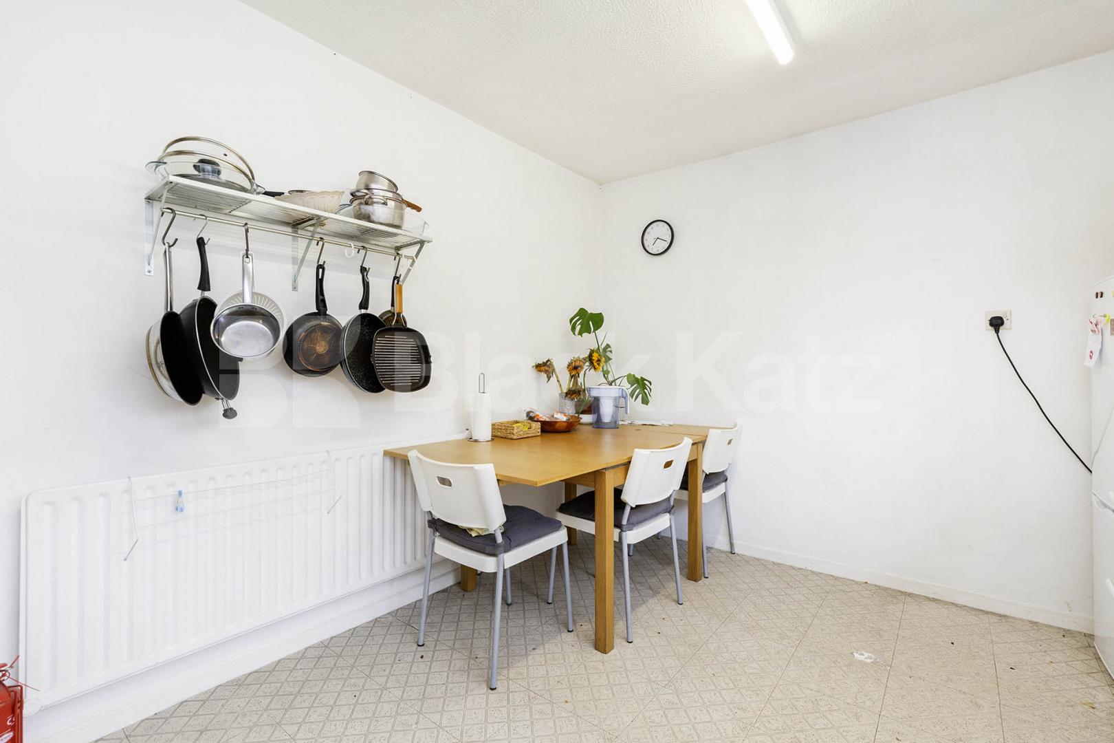 Two double bedrooms, huge lounge, ample storage space and mins to tube & shops  Hartham Road , Caledonian Road