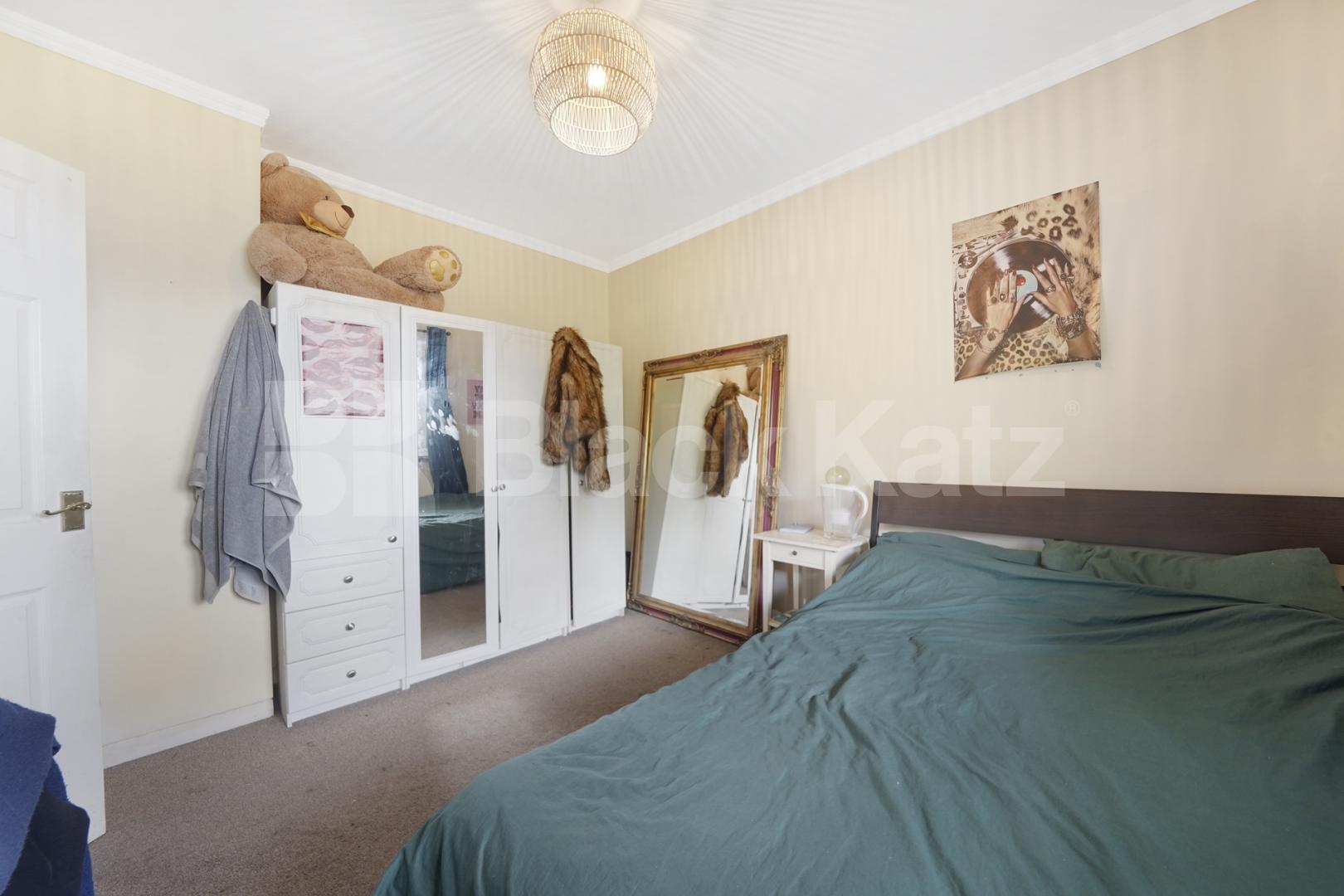 Bright & spacious du[plex apartment in the heart of Borough Greene House, Burbage Close, Borough 