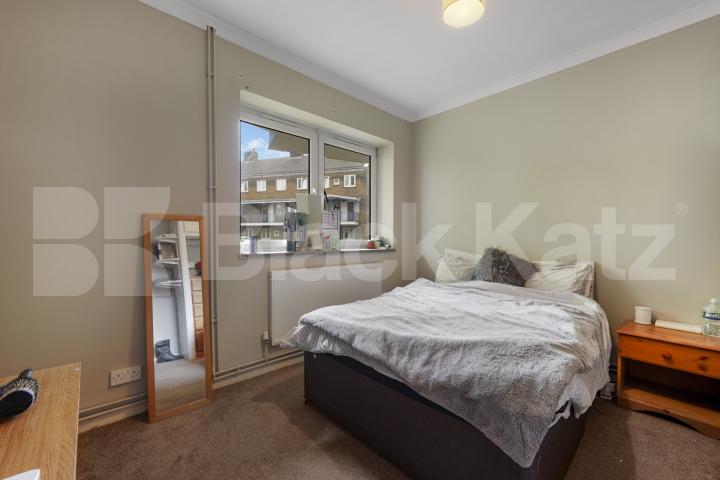 Bright & spacious du[plex apartment in the heart of Borough Greene House, Burbage Close, Borough 