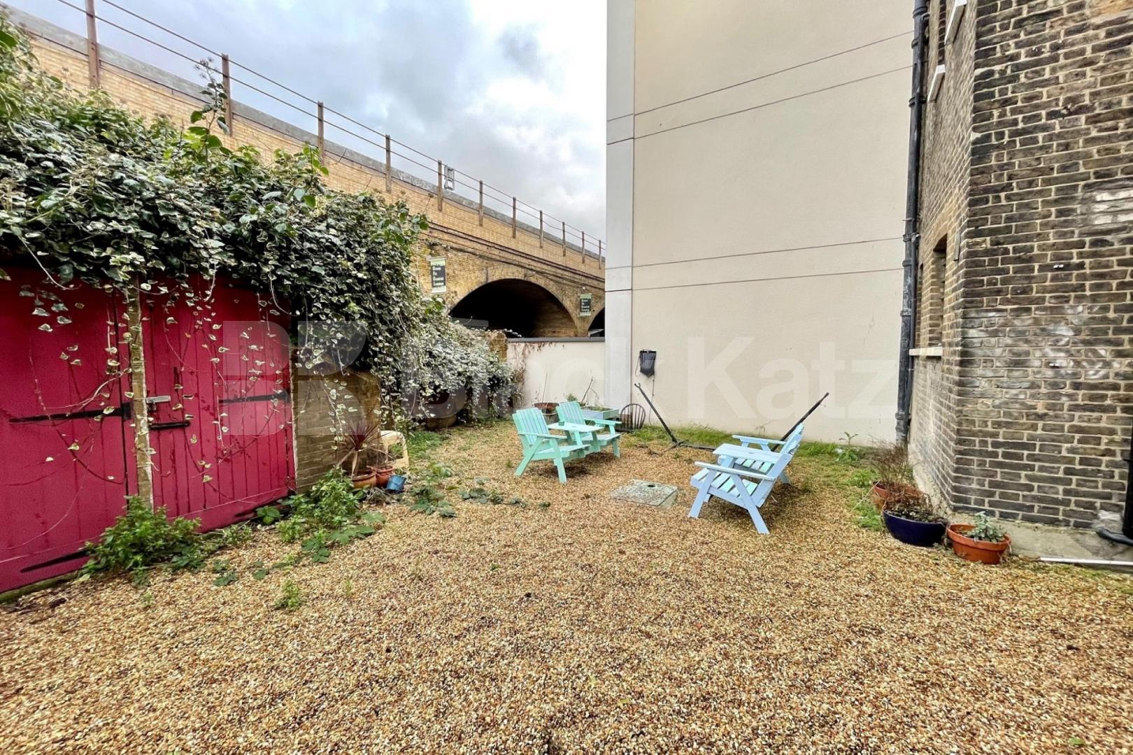 Centrally located one bedroom ground floor apartment in a period building Union Street, Southwark