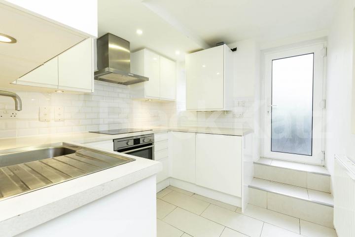 			2 Bedroom, 1 bath, 1 reception 			 Fairhazel Gardens, Fairhazel Mansions, NW6,  Fairhazel Mansions
