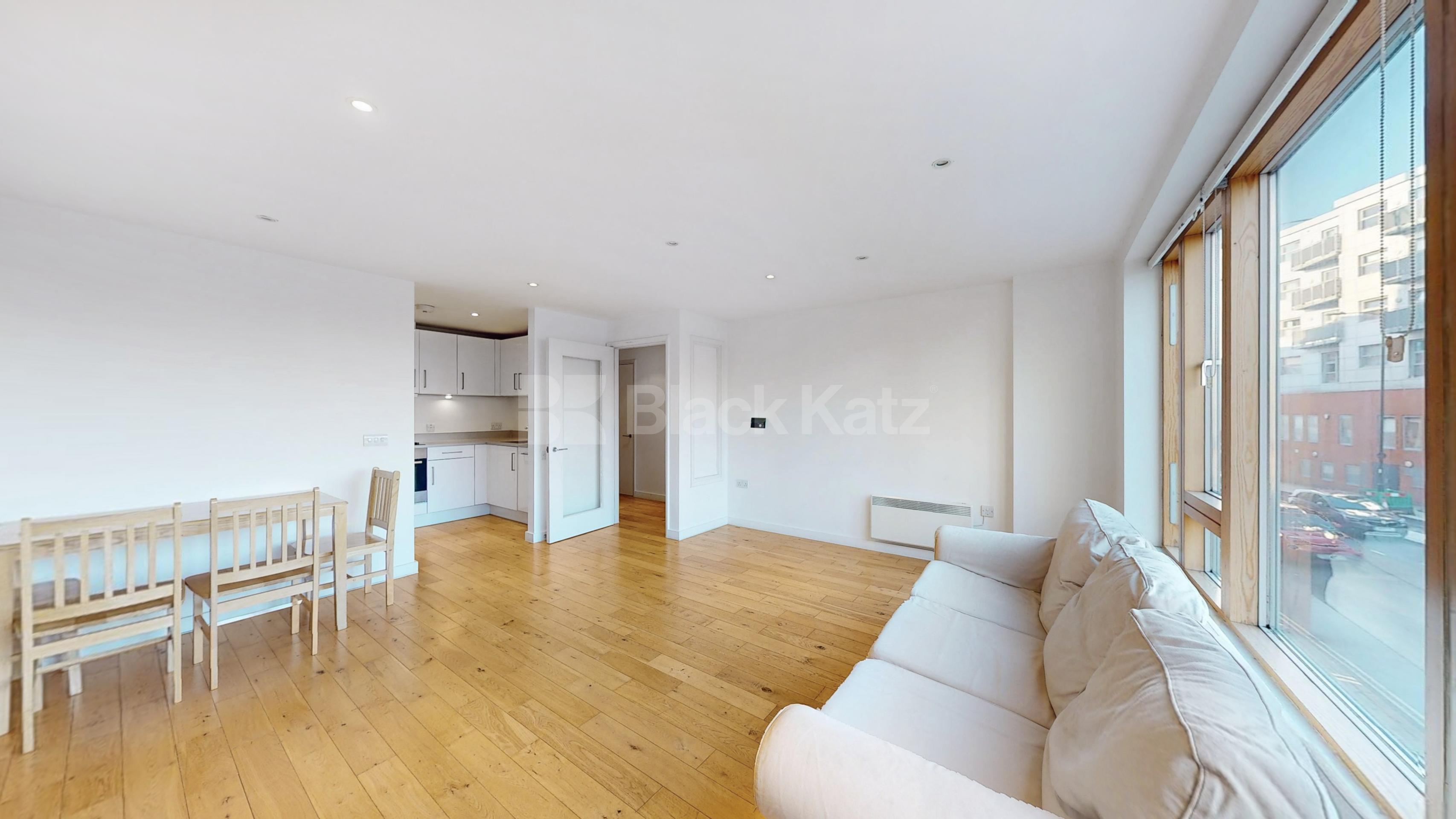 Modern contemporary two bed two bath within walking distance to Kings Cross York Way, Caledonian Road N7