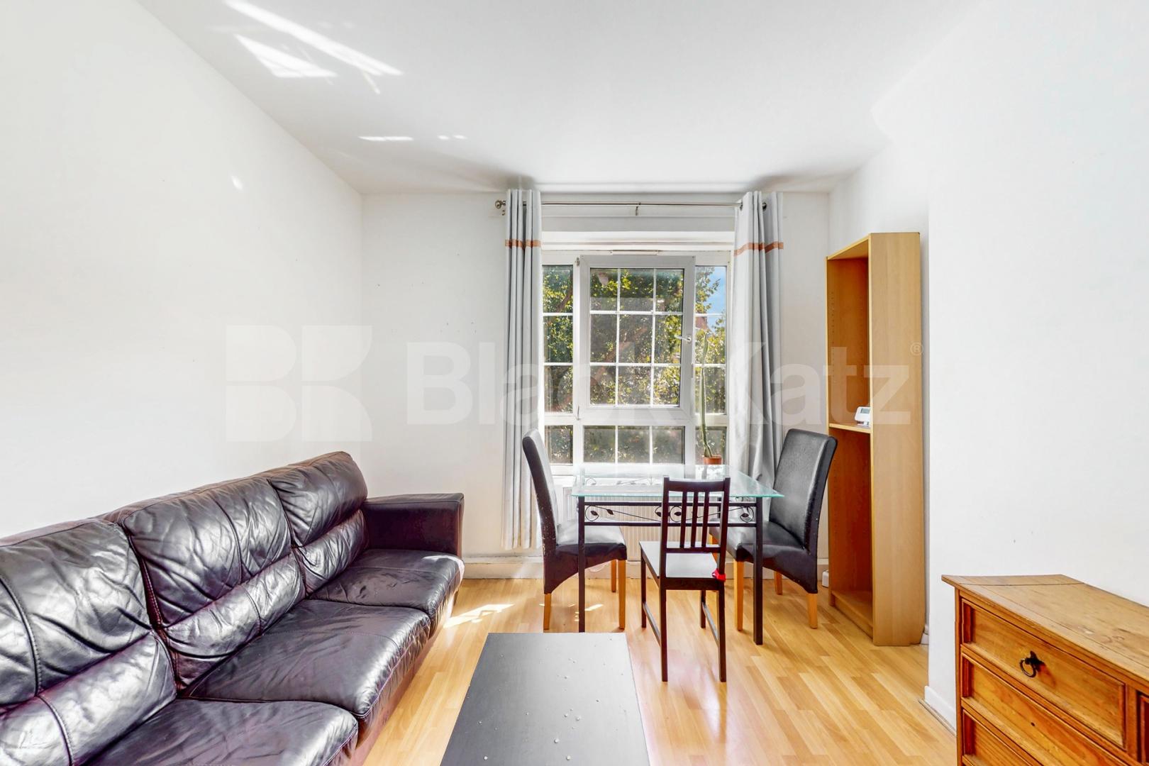 Fantastic doer-upper in the ever desirable Peckham area of South East London.   Peckham Road , Camberwell/Peckham