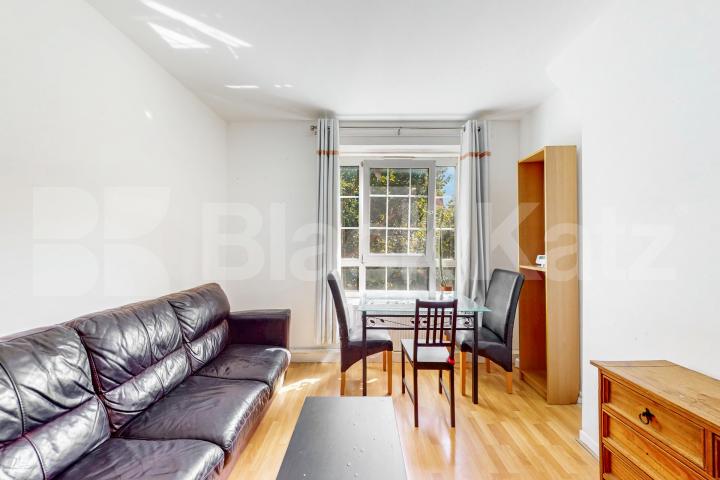 Fantastic doer-upper in the ever desirable Peckham area of South East London.   Peckham Road , Camberwell/Peckham