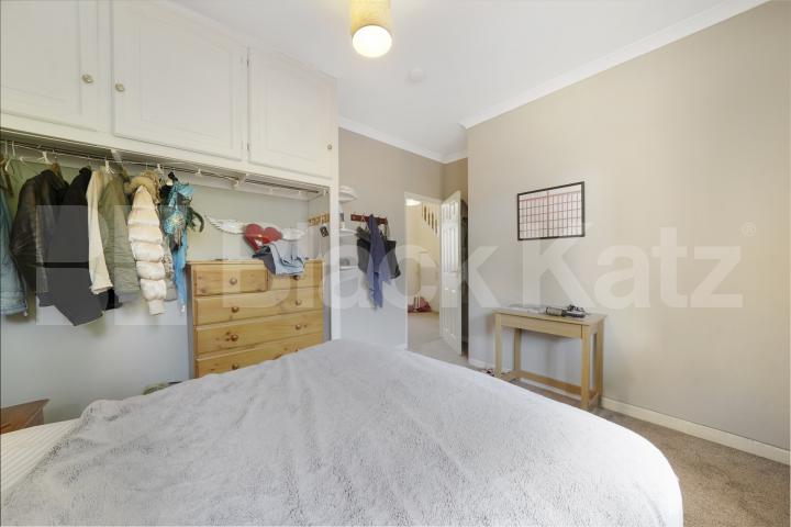 Bright & spacious du[plex apartment in the heart of Borough Greene House, Burbage Close, Borough 
