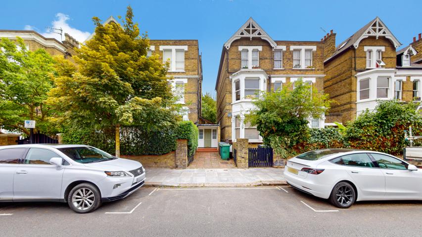 Stunning Apartment Priory Road, South Hampstead