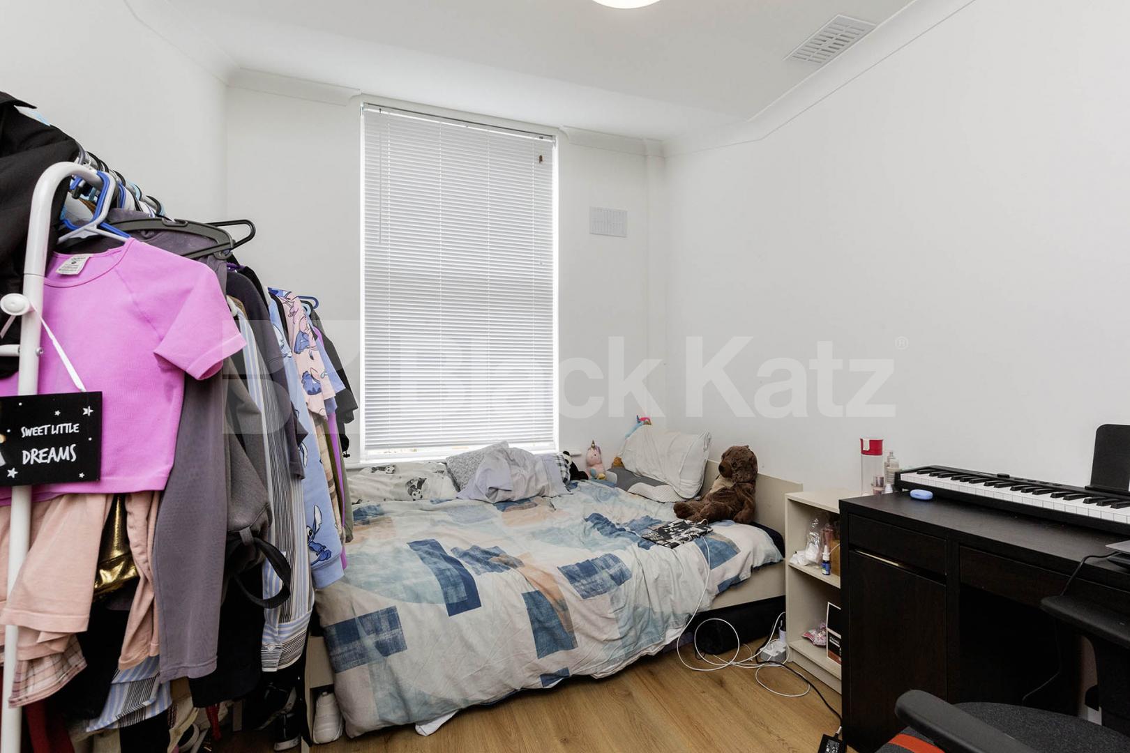 			3 Bedroom, 2 bath, 1 reception 			 Kilburn Lane, London, W9,  London