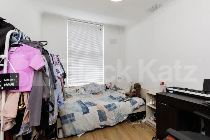 			3 Bedroom, 2 bath, 1 reception 			 Kilburn Lane, London, W9,  London