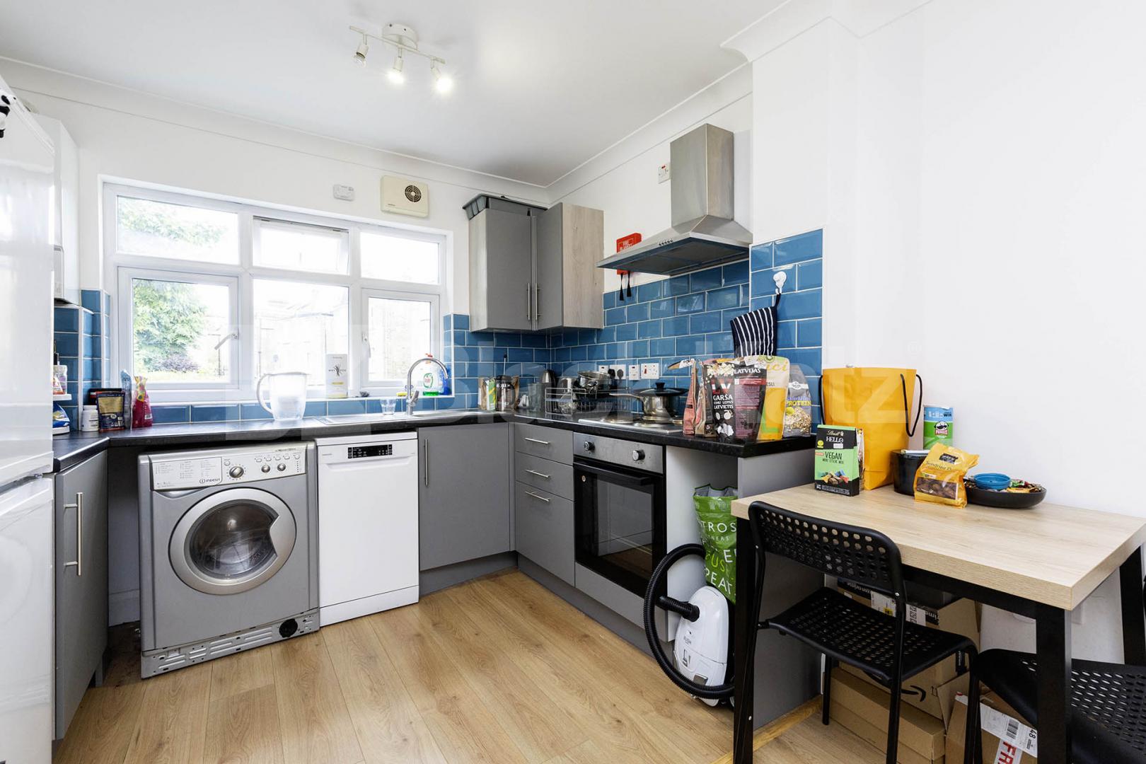 			3 Bedroom, 2 bath, 1 reception 			 Kilburn Lane, London, W9,  London