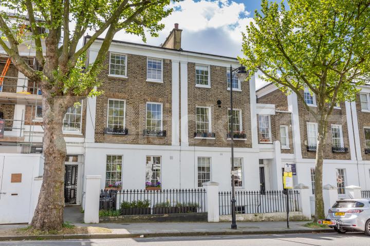 Charming top floor one bedroom flat with study in a conversion mins to tube! Richmond Avenue, Barnsbury Islington