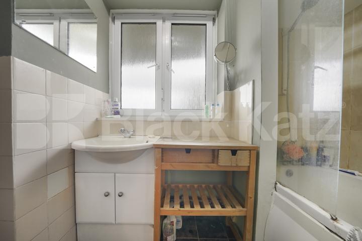 Bright & spacious du[plex apartment in the heart of Borough Greene House, Burbage Close, Borough 