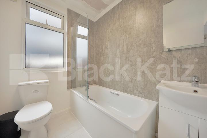 			5 Bedroom, 2 bath, 1 reception 			 Hamilton Road, Dollis Hill, NW10,  Dollis Hill