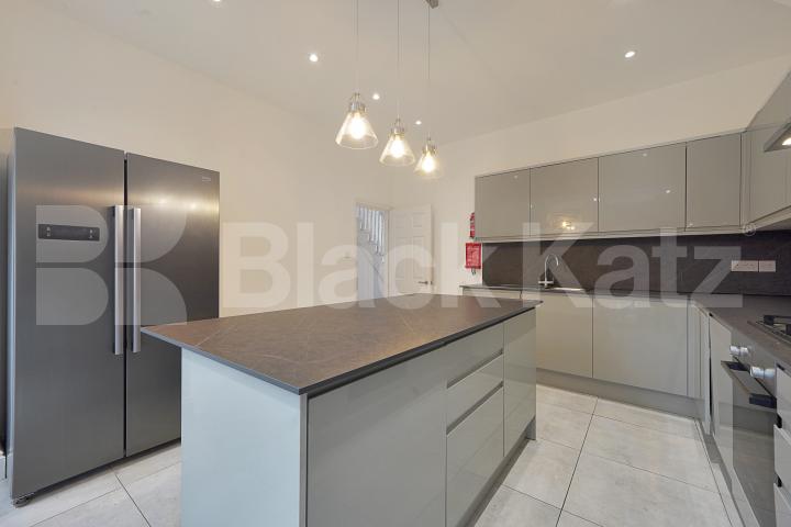 			5 Bedroom, 2 bath, 1 reception 			 Hamilton Road, Dollis Hill, NW10,  Dollis Hill