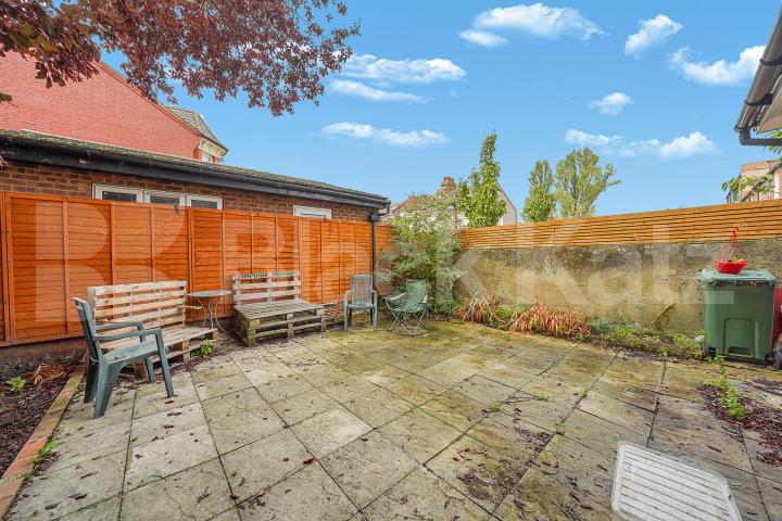 			5 Bedroom, 2 bath, 1 reception 			 Hamilton Road, Dollis Hill, NW10,  Dollis Hill