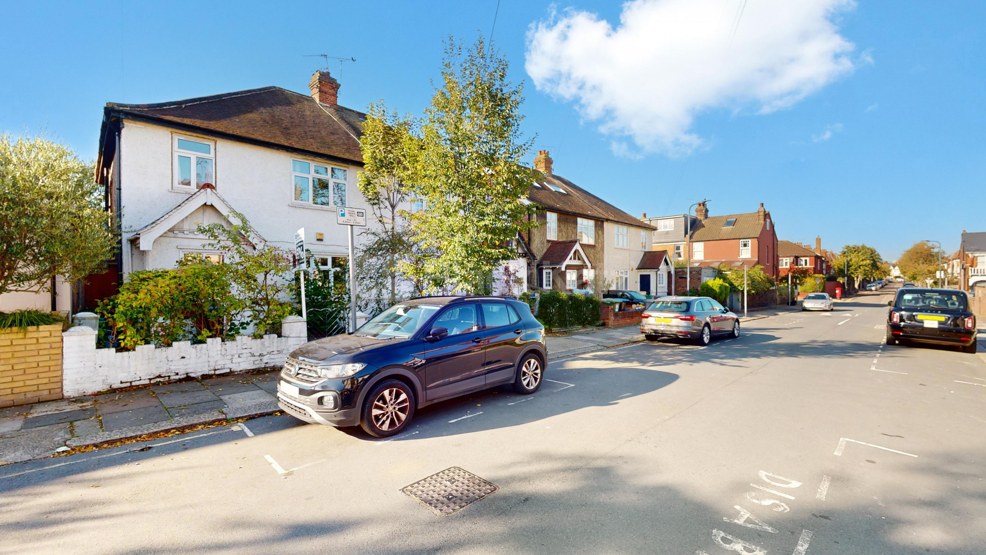 			1 Bedroom, 1 bath, 1 reception 			 Fleetwood Road, London, NW10,  London NW10