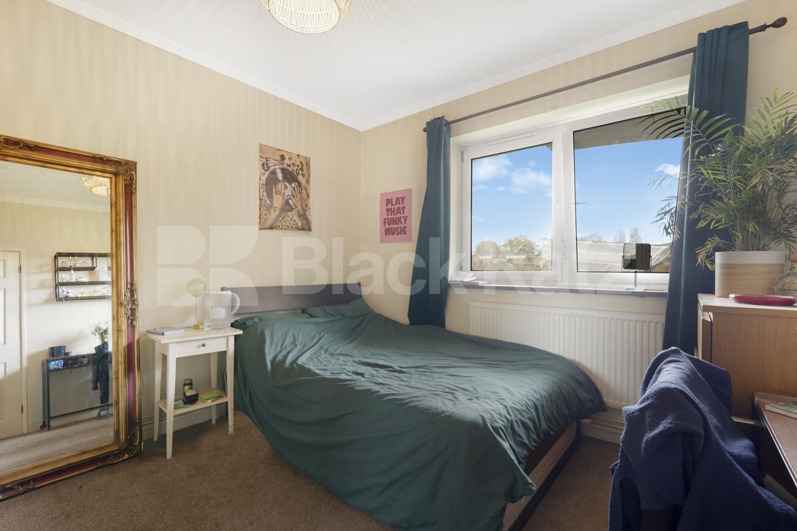 Bright & spacious du[plex apartment in the heart of Borough Greene House, Burbage Close, Borough 