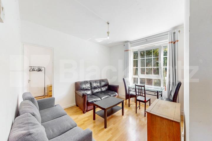 Fantastic doer-upper in the ever desirable Peckham area of South East London.   Peckham Road , Camberwell/Peckham