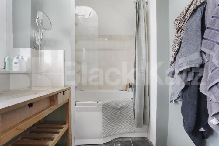 Bright & spacious du[plex apartment in the heart of Borough Greene House, Burbage Close, Borough 