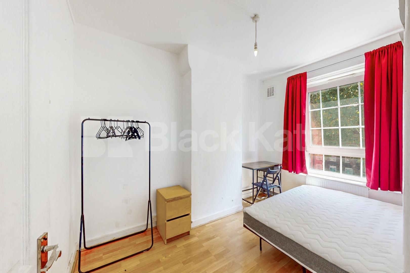 Fantastic doer-upper in the ever desirable Peckham area of South East London.   Peckham Road , Camberwell/Peckham