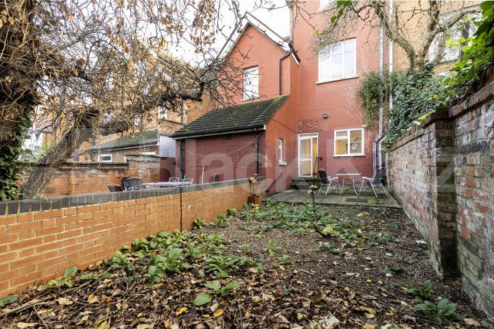 			1 Bedroom, 1 bath, 1 reception 			 Heathfield Park, London, NW2,  London