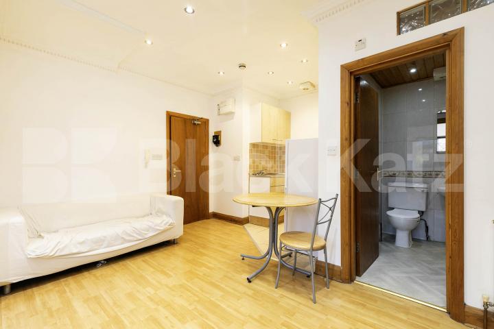 			1 Bedroom, 1 bath, 1 reception 			 Heathfield Park, London, NW2,  London