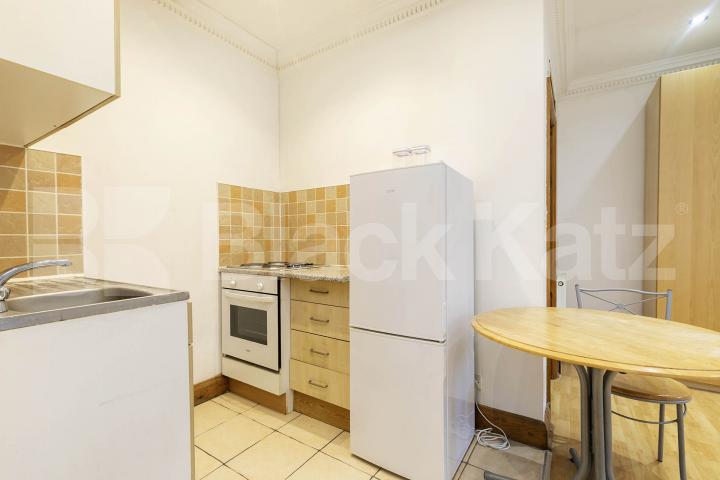 			1 Bedroom, 1 bath, 1 reception 			 Heathfield Park, London, NW2,  London