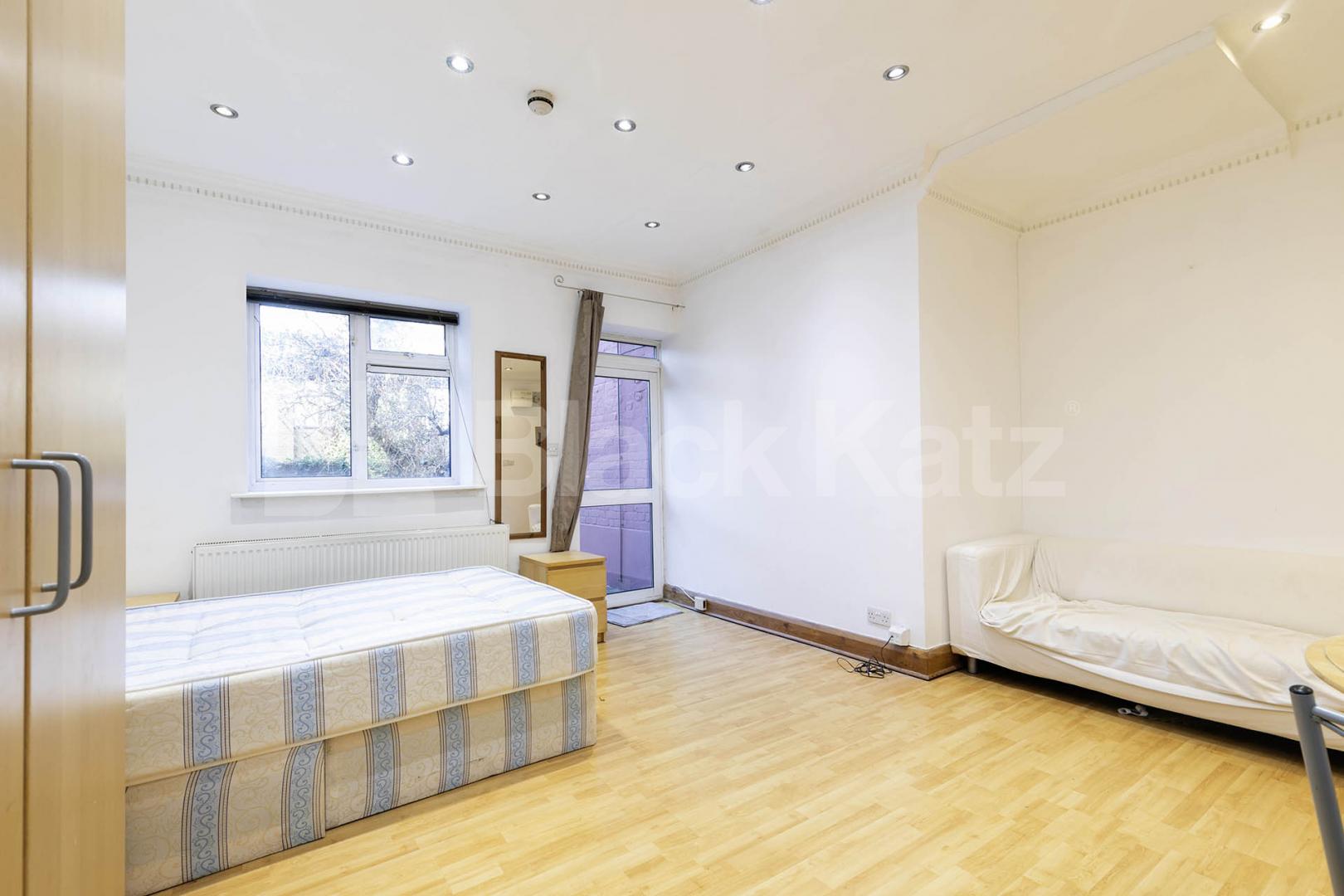 			1 Bedroom, 1 bath, 1 reception 			 Heathfield Park, London, NW2,  London