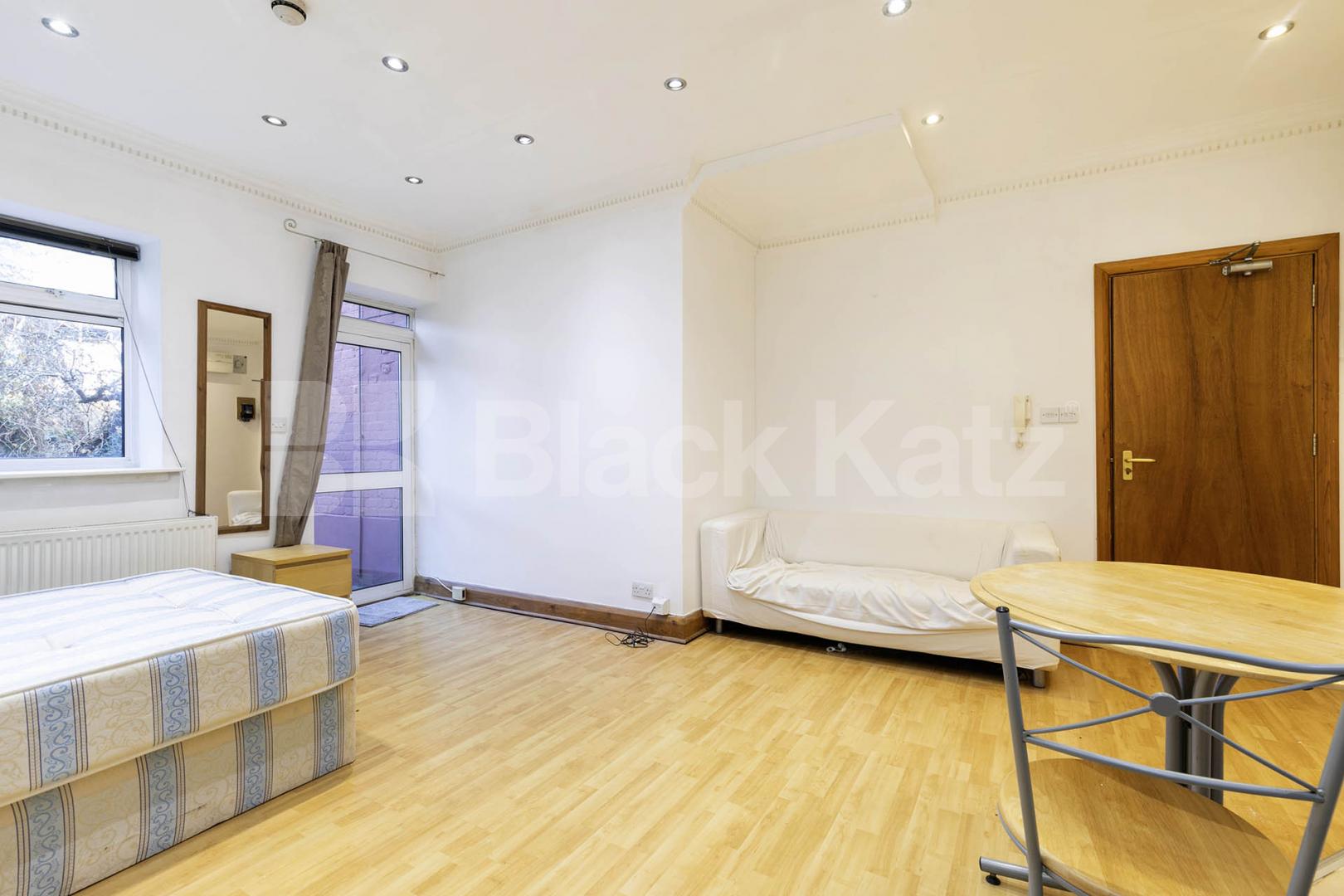 			1 Bedroom, 1 bath, 1 reception 			 Heathfield Park, London, NW2,  London