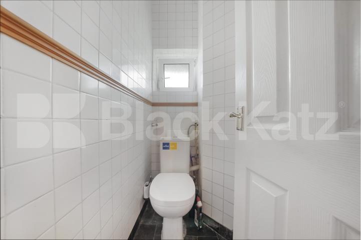 Bright & spacious du[plex apartment in the heart of Borough Greene House, Burbage Close, Borough 