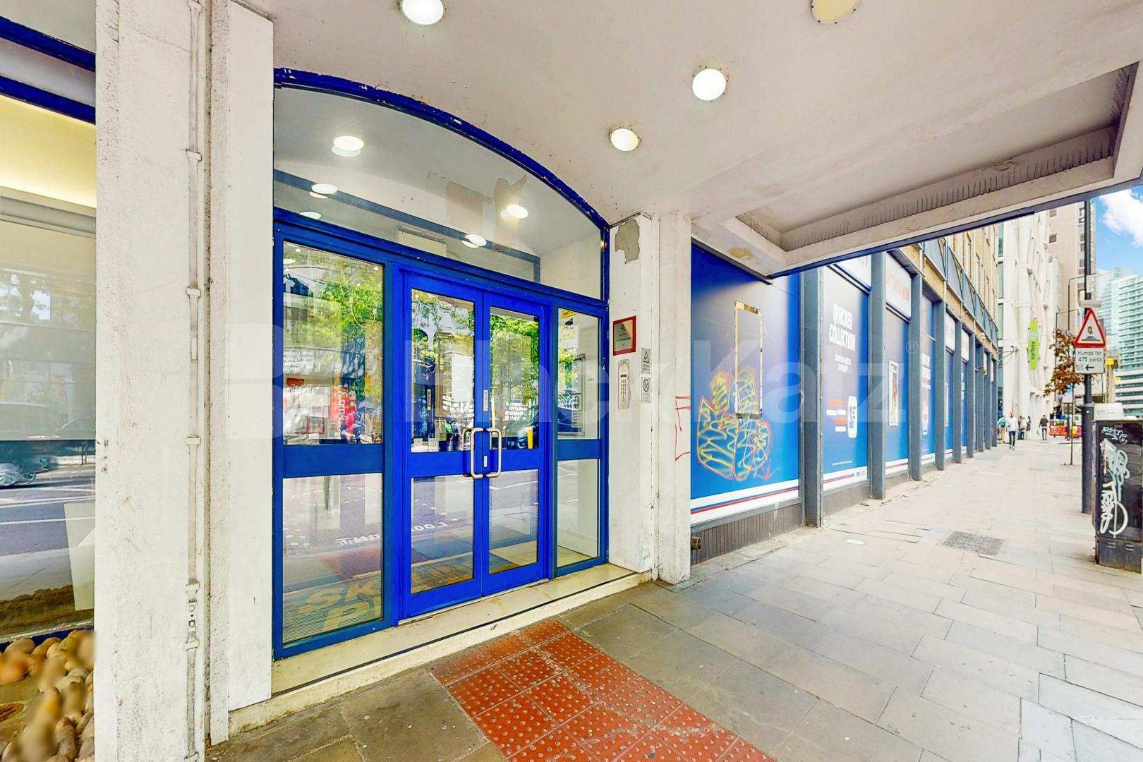 Secure inner city apartment with 24 hour concierge Skyline Plaza, Commercial Road, Aldgate