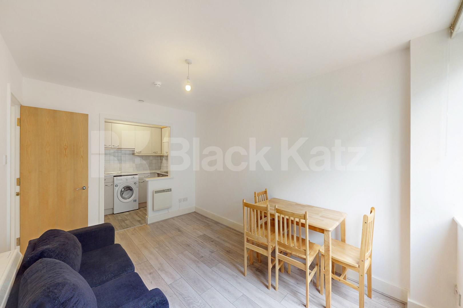 Secure inner city apartment with 24 hour concierge Skyline Plaza, Commercial Road, Aldgate