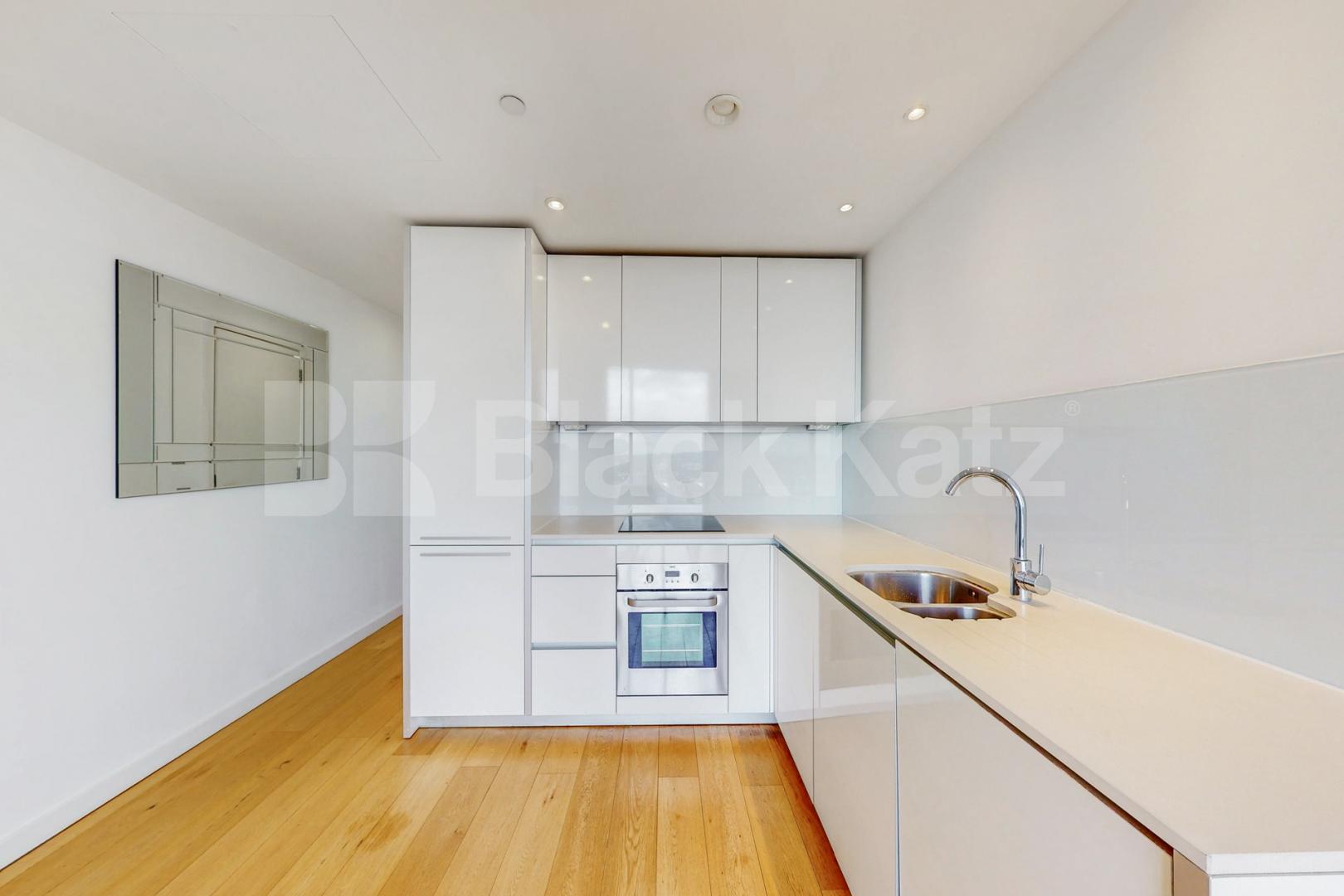Stunning views of London with 24h concierge service  Strata, Walworth Road, Elephant and Castle