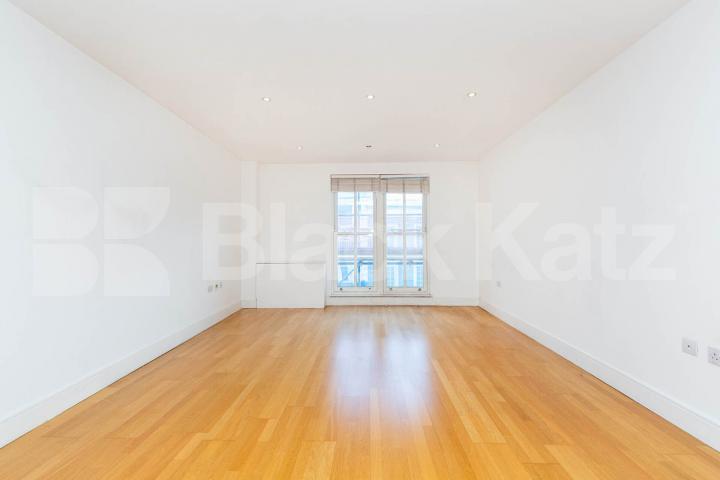 Bright One Bedroom Apartment with Modern Finish in the Heart of E8 Kingsland Passage, Dalston