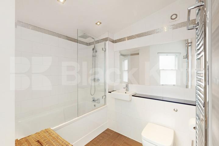 Stunning 2 bed within a period house mins to tube ! Hillmarton Road, Hillmarton Conservation Area