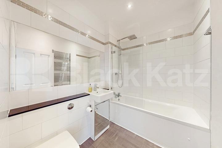 Stunning 2 bed within a period house mins to tube ! Hillmarton Road, Hillmarton Conservation Area