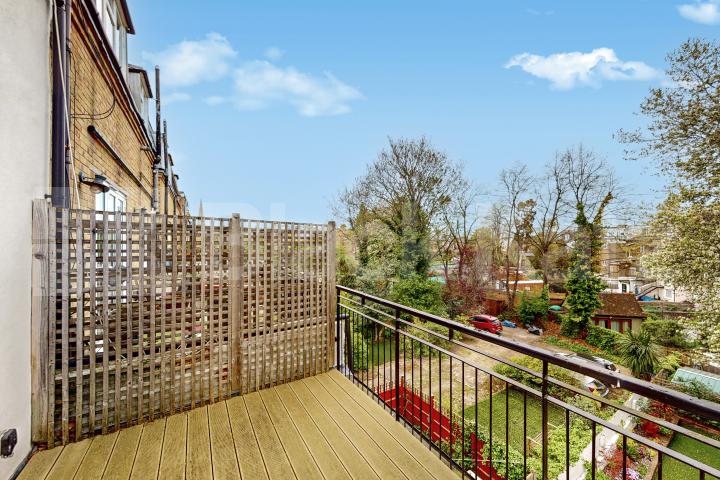 Stunning 2 bed within a period house mins to tube ! Hillmarton Road, Hillmarton Conservation Area