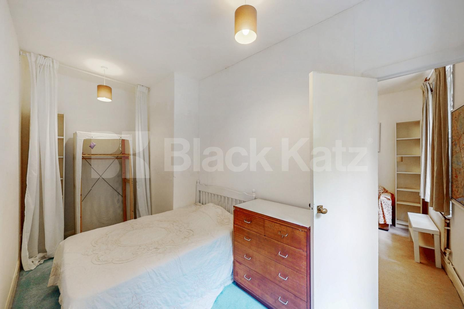 Superbly located over looking the tranquil Newington Gardens  Trinity House, Bath Terrace, Borough / Elephant and Castle