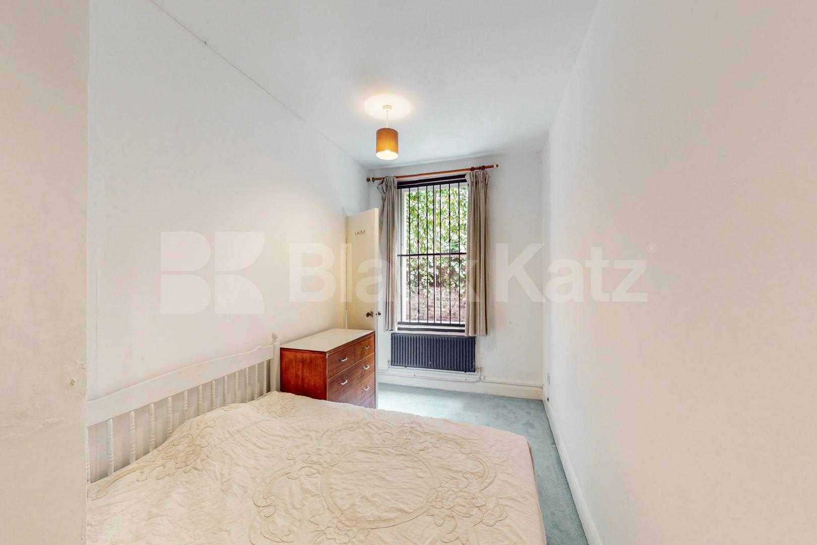 Superbly located over looking the tranquil Newington Gardens  Trinity House, Bath Terrace, Borough / Elephant and Castle