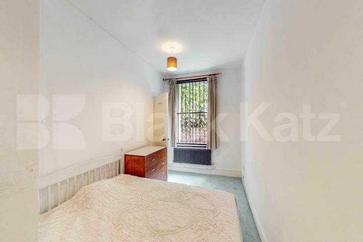 Superbly located over looking the tranquil Newington Gardens  Trinity House, Bath Terrace, Borough / Elephant and Castle