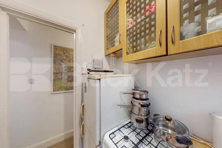 Superbly located over looking the tranquil Newington Gardens  Trinity House, Bath Terrace, Borough / Elephant and Castle