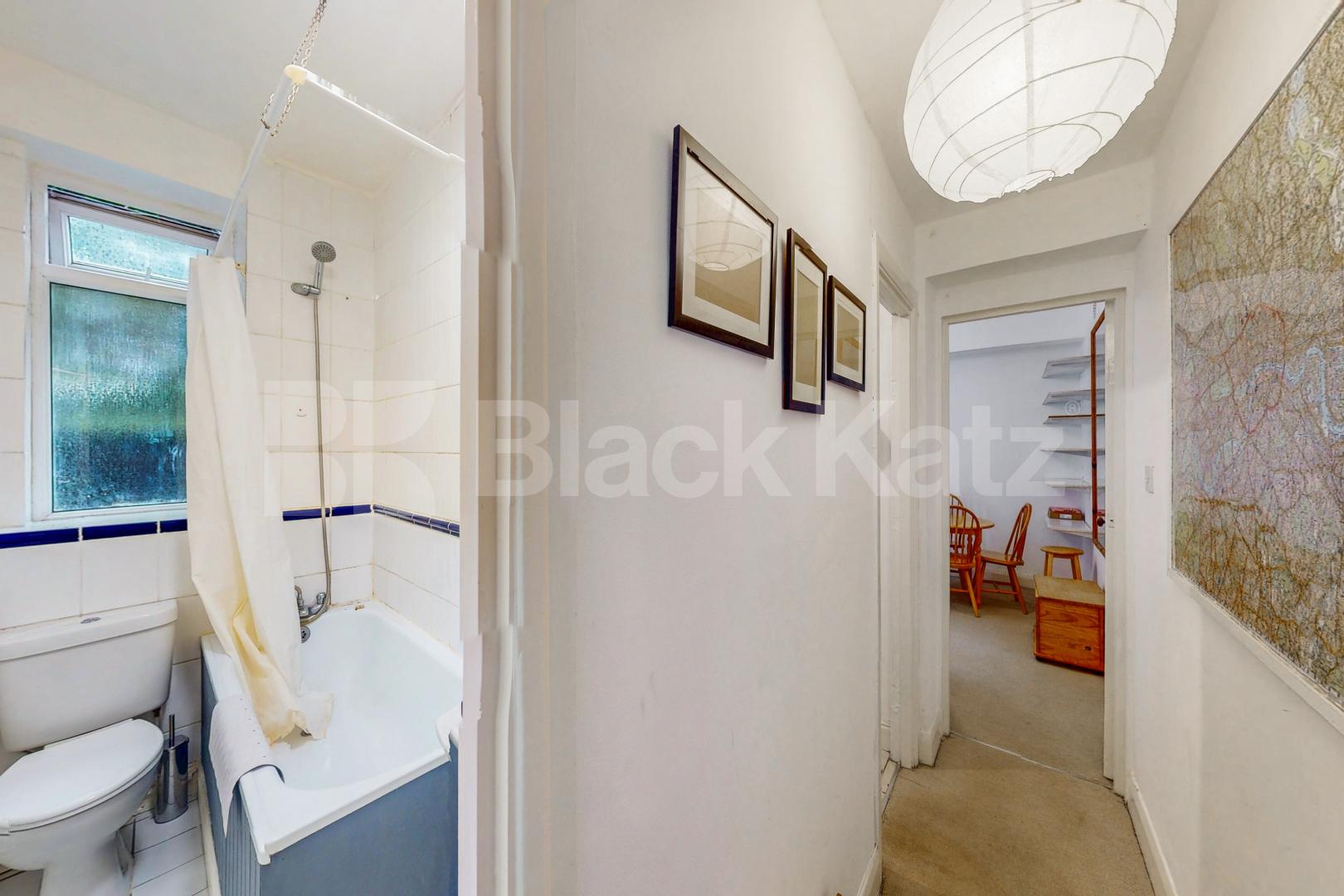 Superbly located over looking the tranquil Newington Gardens  Trinity House, Bath Terrace, Borough / Elephant and Castle