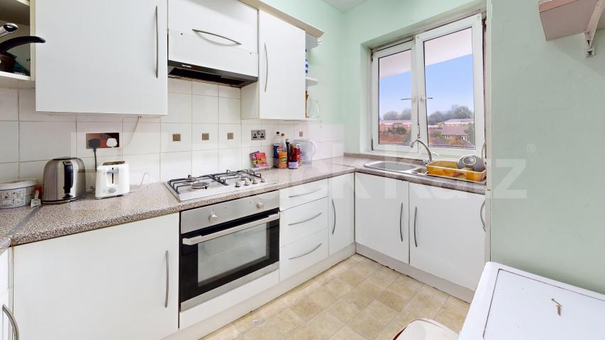 Bright & spacious du[plex apartment in the heart of Borough Greene House, Burbage Close, Borough 