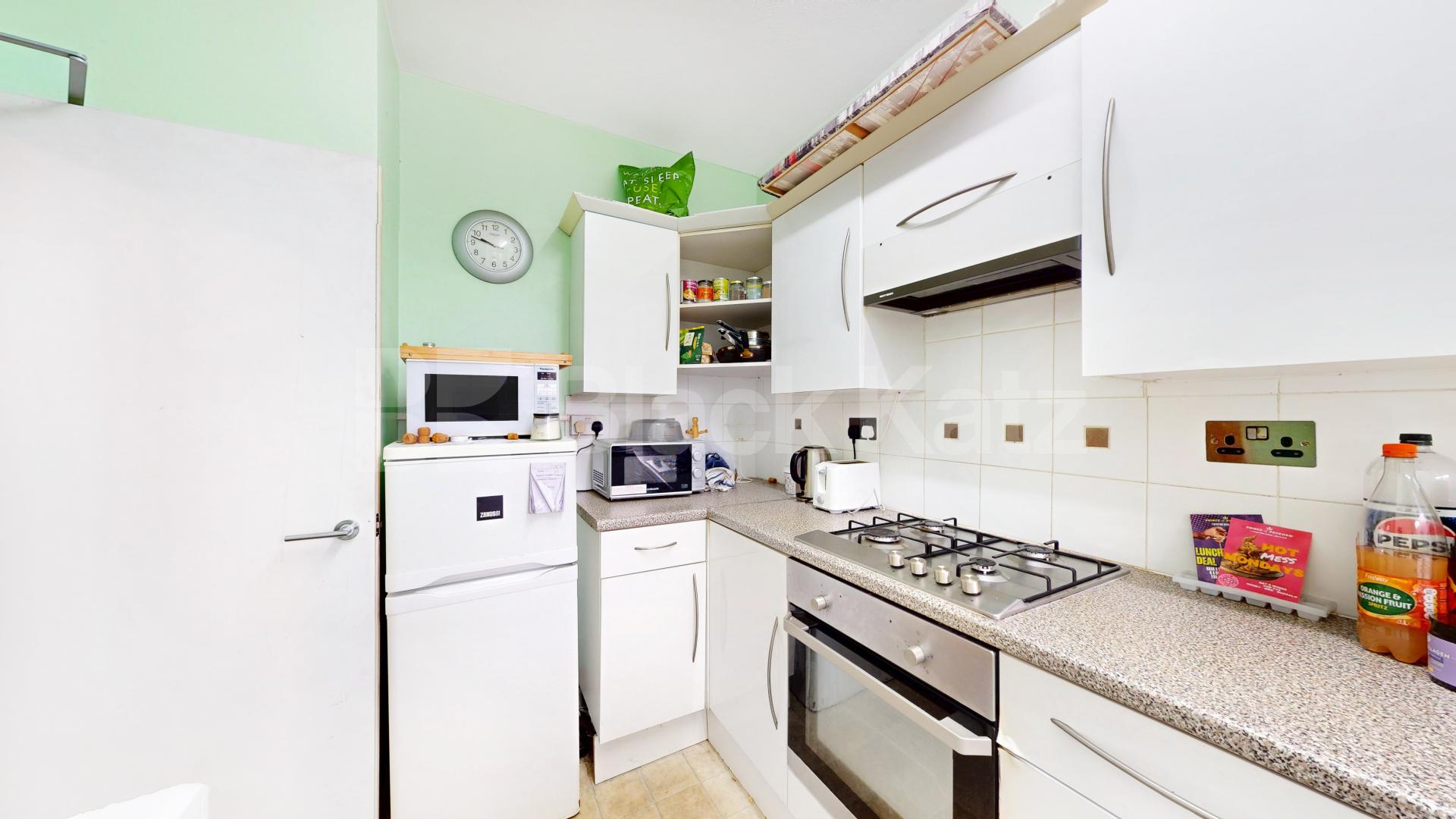 Bright & spacious du[plex apartment in the heart of Borough Greene House, Burbage Close, Borough 