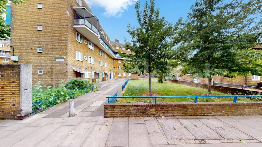 Bright & spacious du[plex apartment in the heart of Borough Greene House, Burbage Close, Borough 