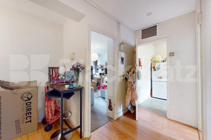 Spacious top floor, two bedroom apartment in a centrally located development Selbourne House, Great Dover Street, Borough