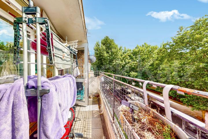 Spacious top floor, two bedroom apartment in a centrally located development Selbourne House, Great Dover Street, Borough