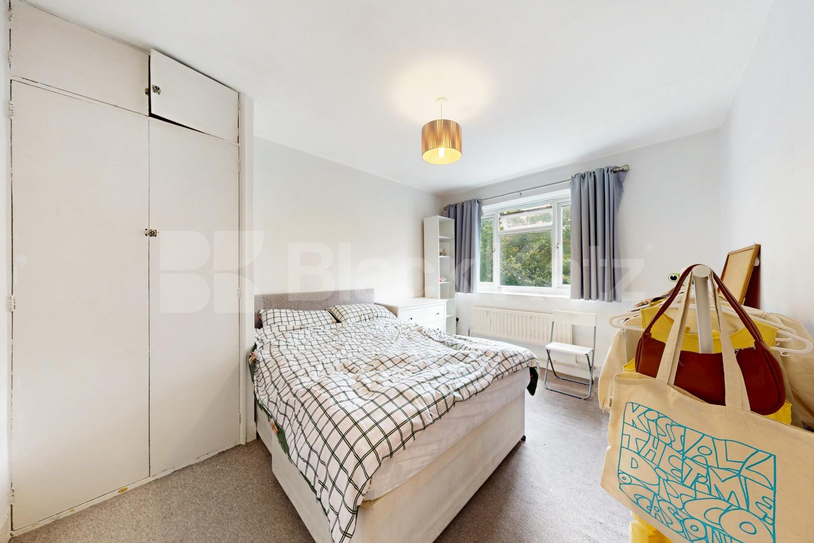Spacious top floor, two bedroom apartment in a centrally located development Selbourne House, Great Dover Street, Borough