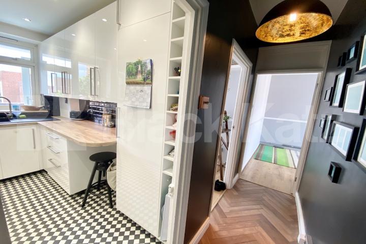 A very generous top floor apartment & superbly located   Neckinger Enid street , London Bridge / Bermondsey  